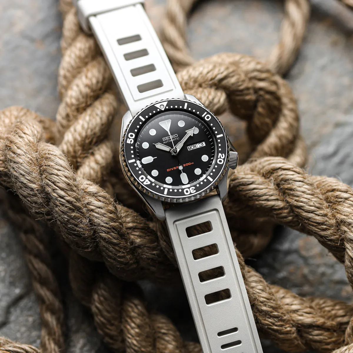 RigMaster Diver FKM Rubber Watch Strap - Cloud Grey